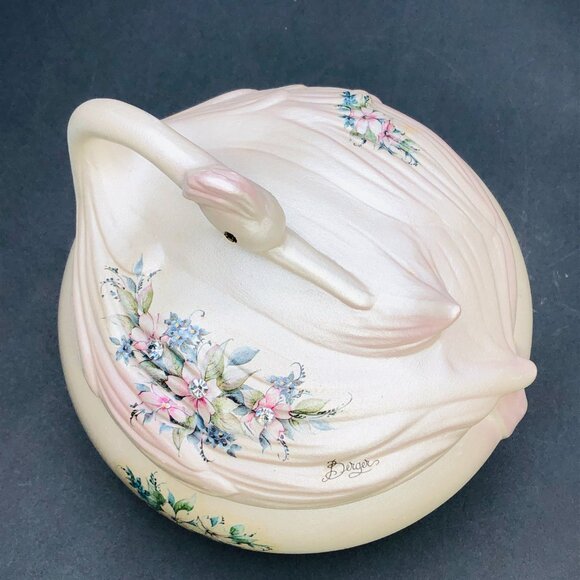 Vintage BERGER Italy Pearlescent Porcelain Swan Trinket Jewelry Dresser Box - Picture 7 of 15